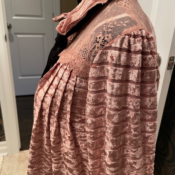 Classy Pink Velvet and Lace Tuxedo Top - Picture 7 of 16